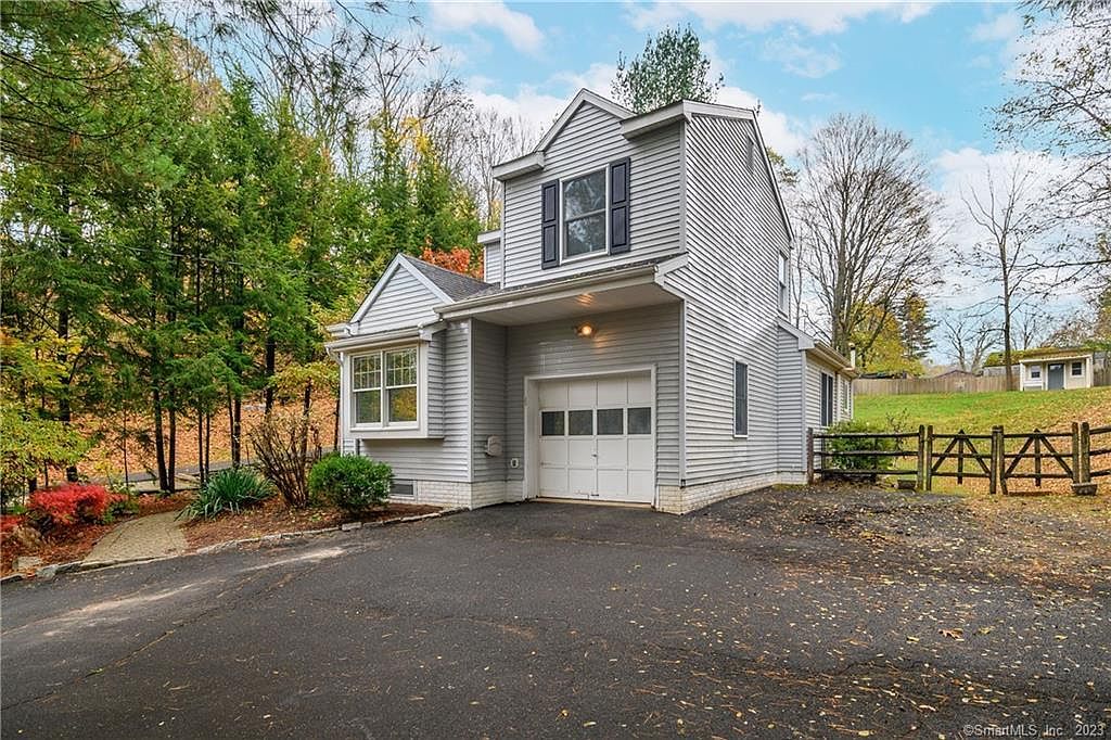 11 Kayview Avenue, Bethel